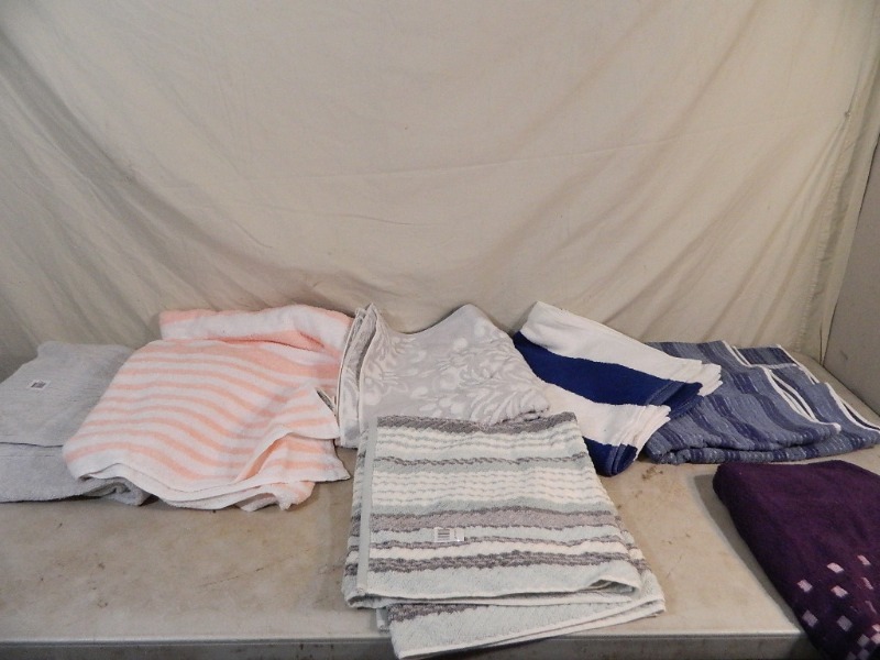 lot 138 image: 7 New Towels