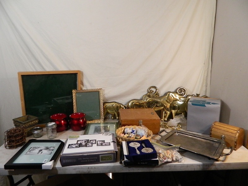 lot 160 image: Home Decor, Partylite Holder, and More