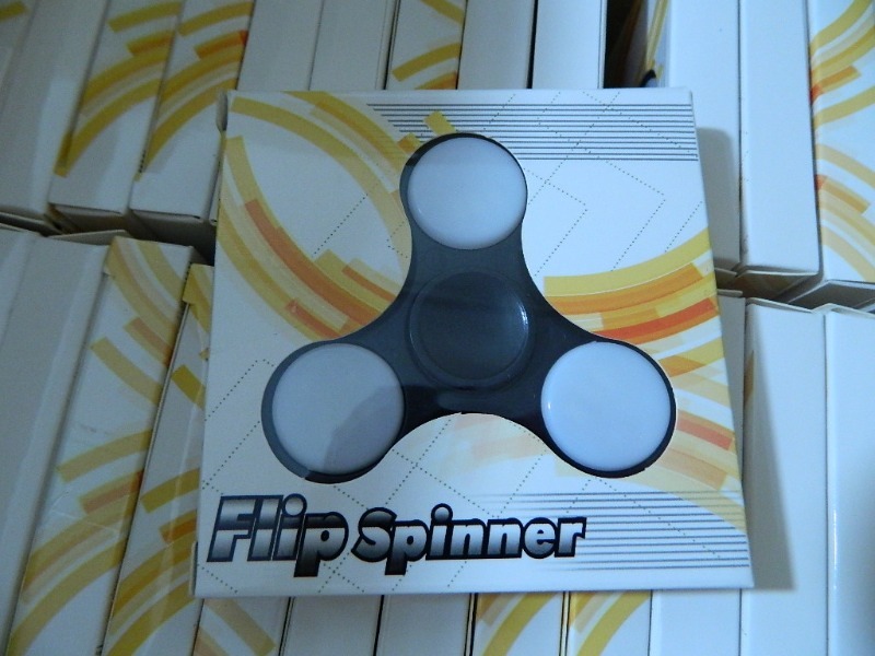 lot 54 image: 60 New Black LED Fidget Spinners