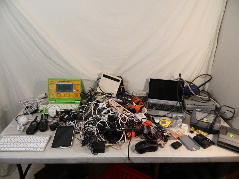 lot 109 image: Assorted Electronics