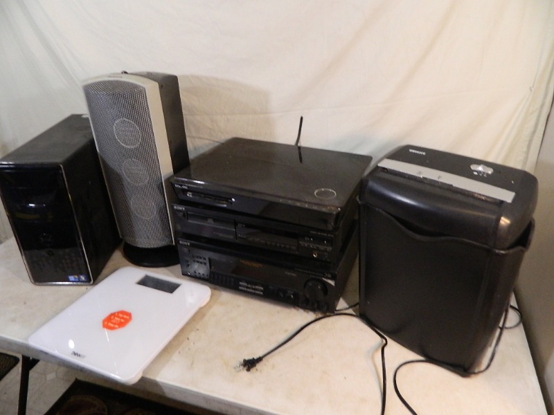 lot 113 image: Assorted Electronics