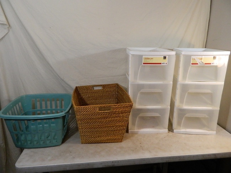 lot 122 image: Organizer Drawers, Baskets, Etc