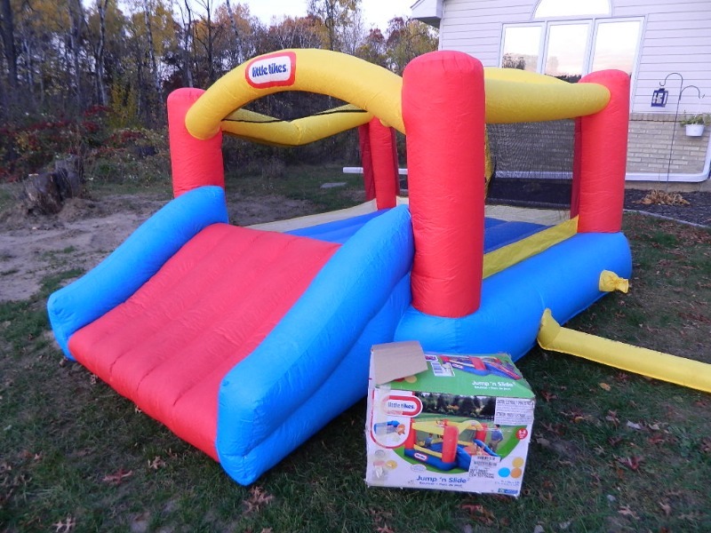 lot 51 image: Little Tykes Jump and Slide