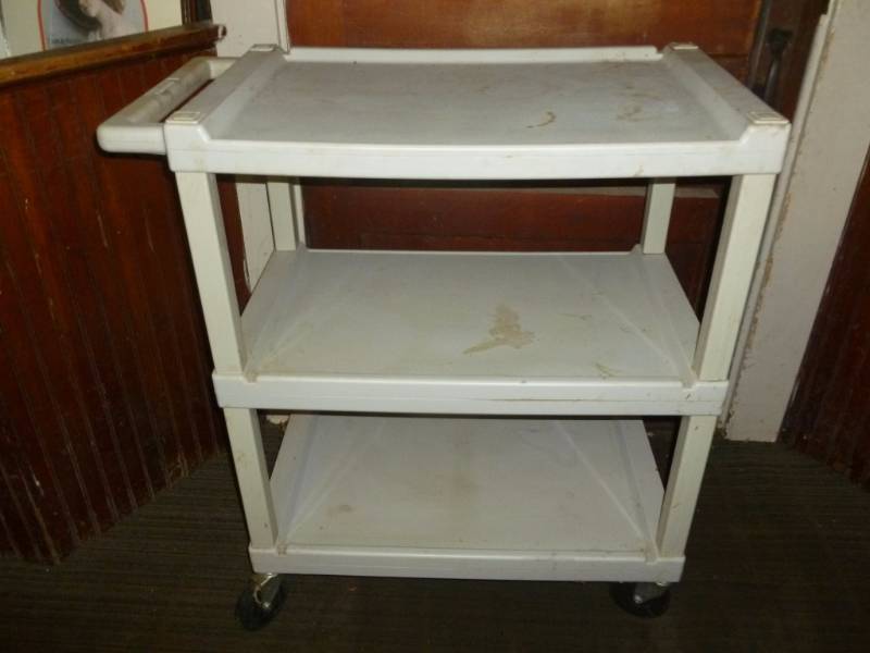 lot 5 image: Poly Cart