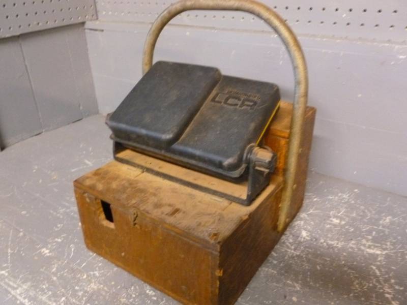 lot 9 image: Fish Finder