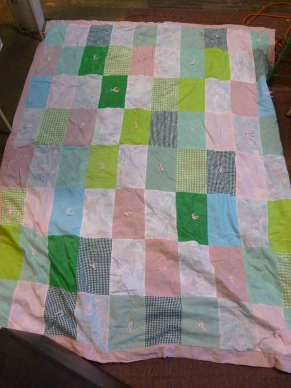 lot 37 image: Vintage Quilt