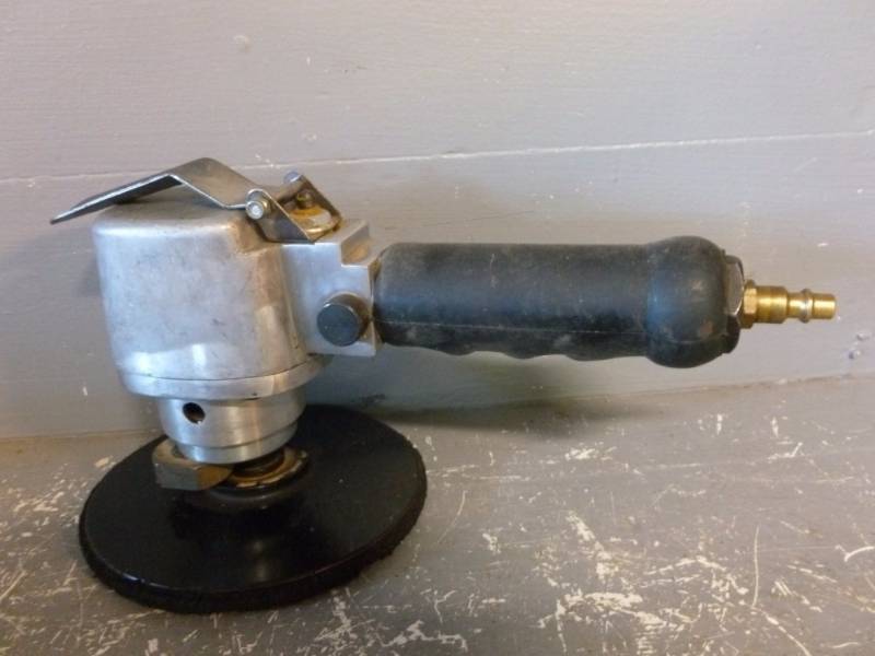 lot 38 image: Pneumatic Tool