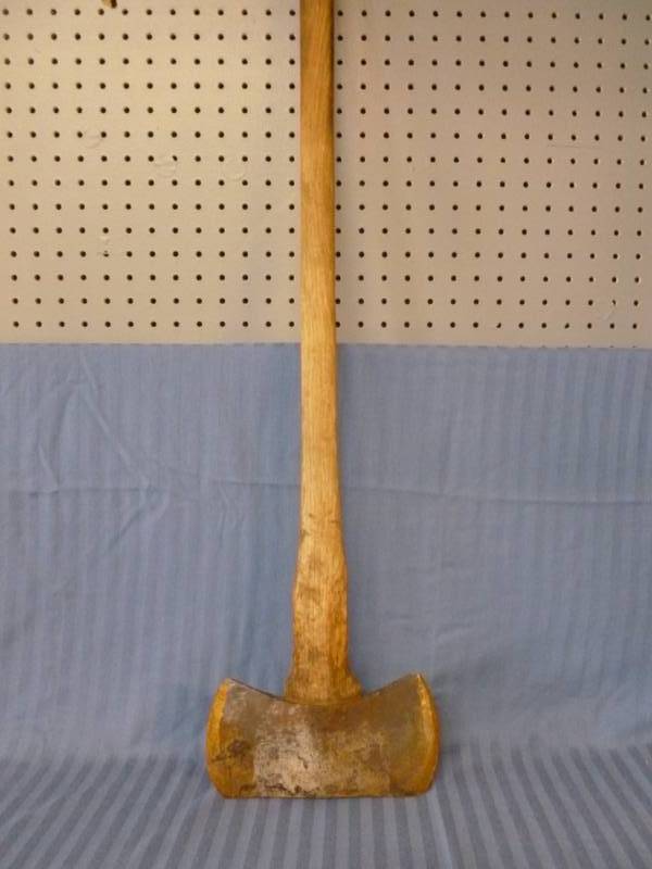 lot 64 image: Ax