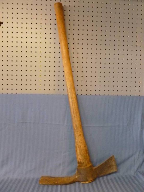 lot 65 image: Vintage Grub Hoe