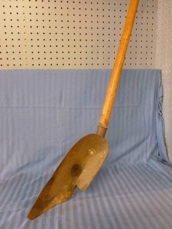 lot 68 image: Vintage Garden Tool