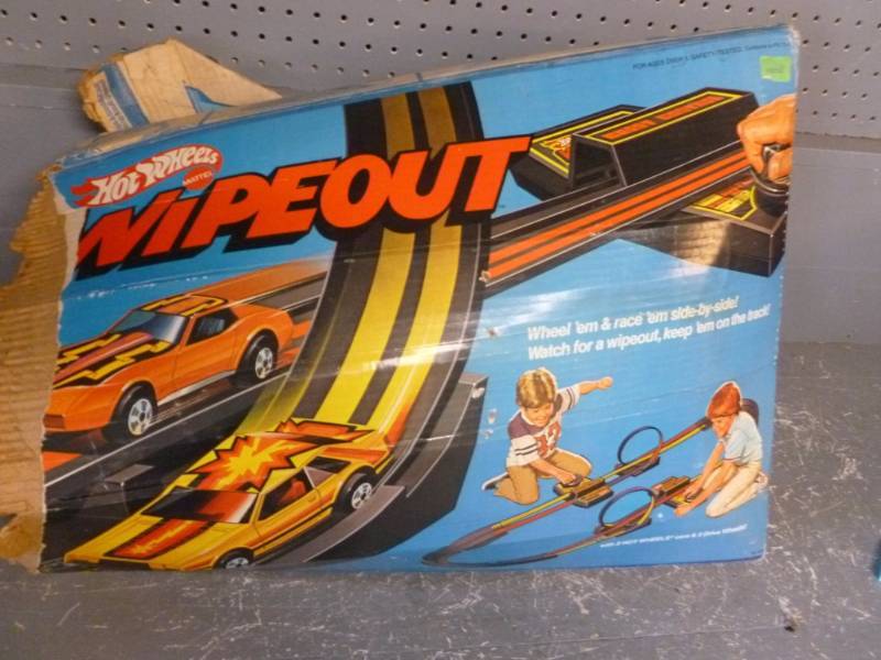 lot 74 image: Vintage Racetrack