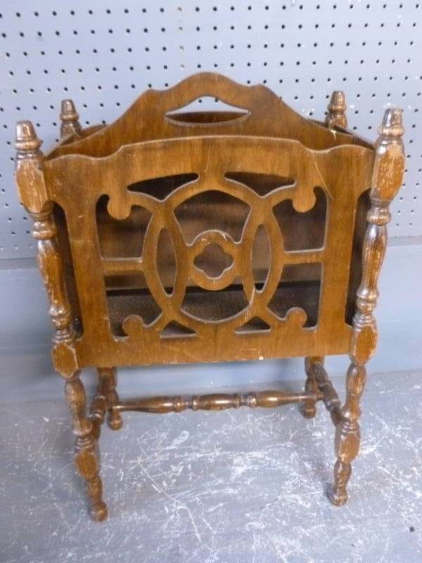 lot 76 image: Vintage Magazine Stand