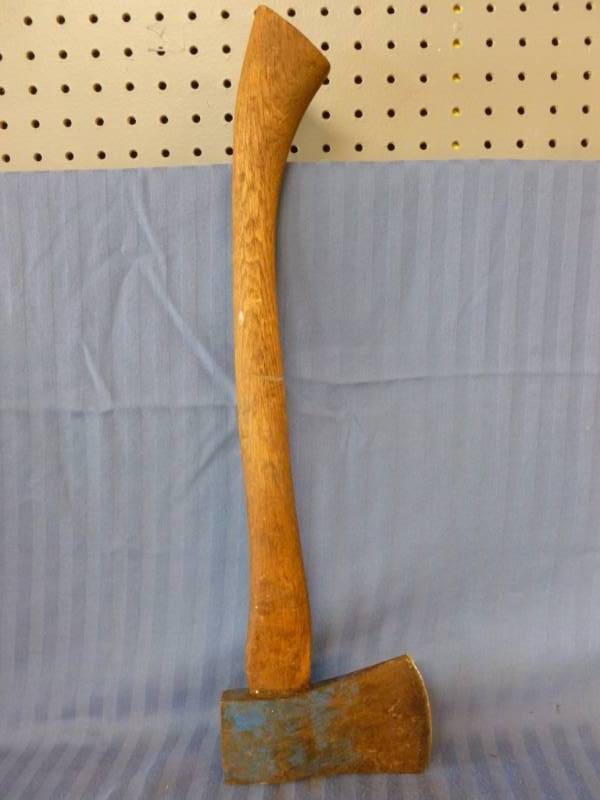 lot 79 image: Camp Ax
