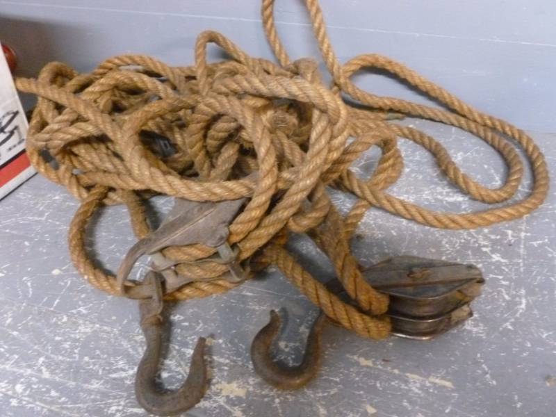 lot 84 image: Vintage Block & Tackle