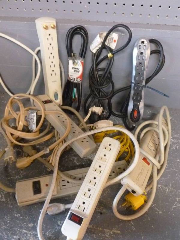lot 86 image: Power Strips
