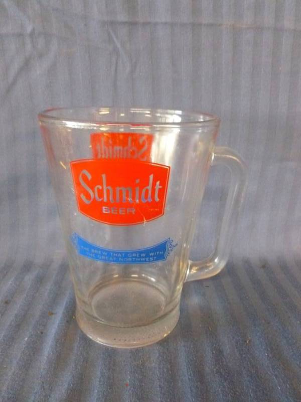 lot 103 image: Vintage Schmidt Beer