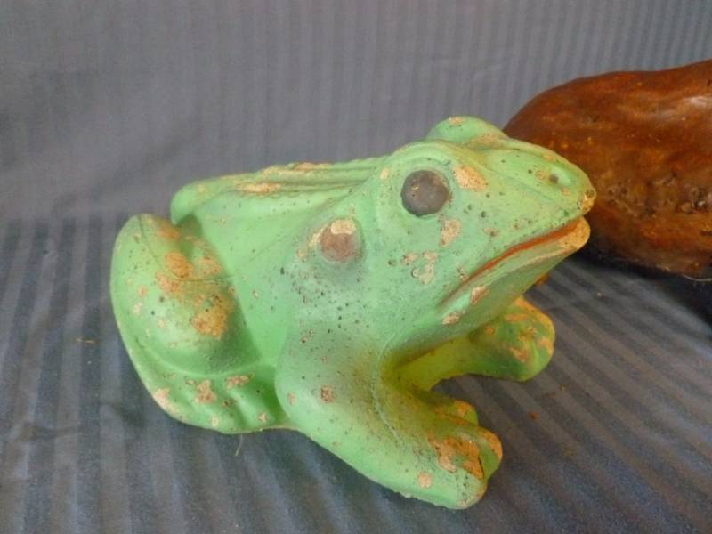 lot 106 image: Rock Garden Decorations