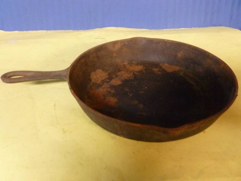 lot 173 image: Cast Iron Pan