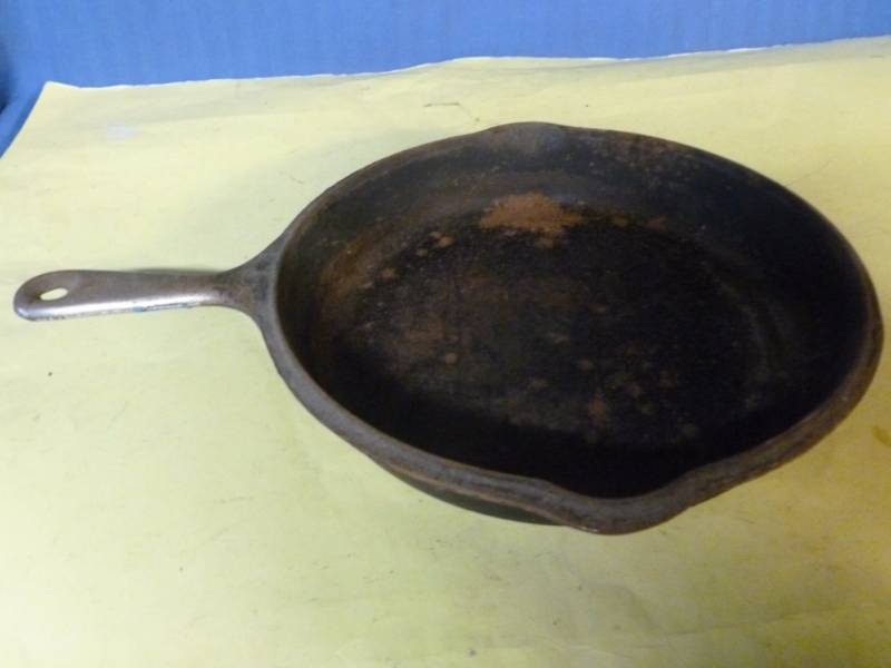 lot 174 image: Vintage Wagner Ware