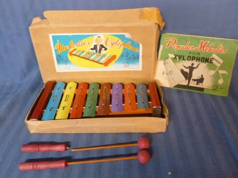 lot 200 image: Vintage Toy