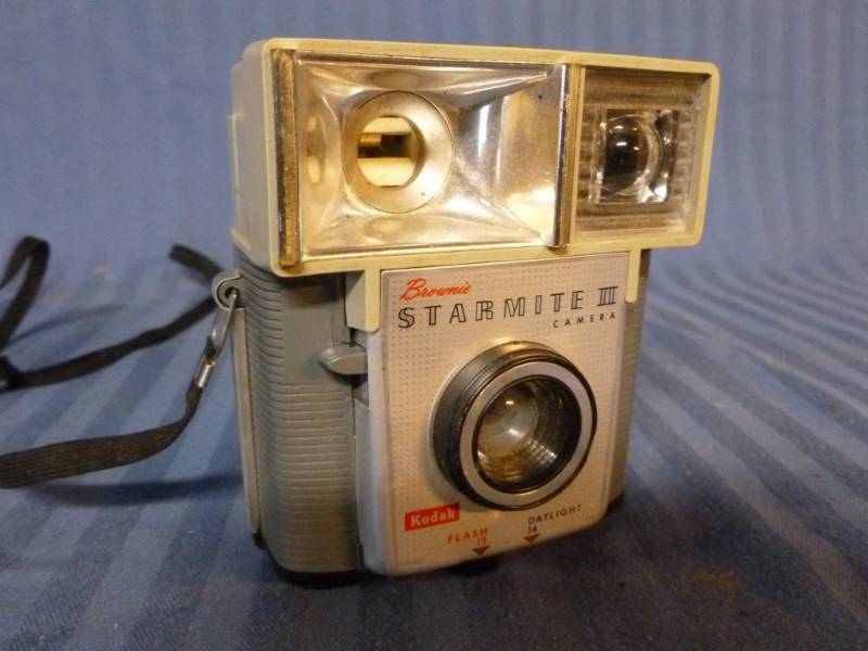 lot 207 image: Vintage Camera