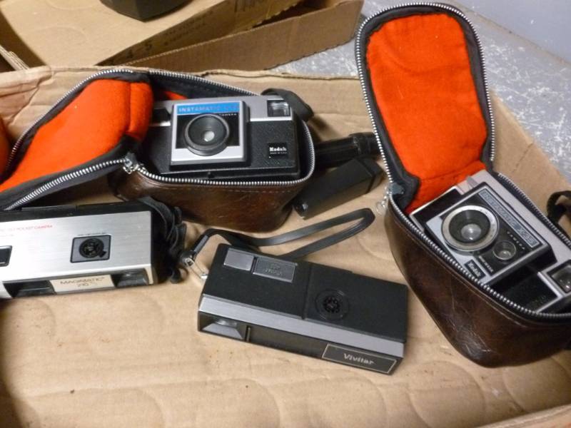 lot 210 image: Vintage Cameras
