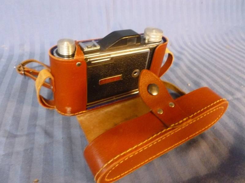lot 212 image: Vintage Camera