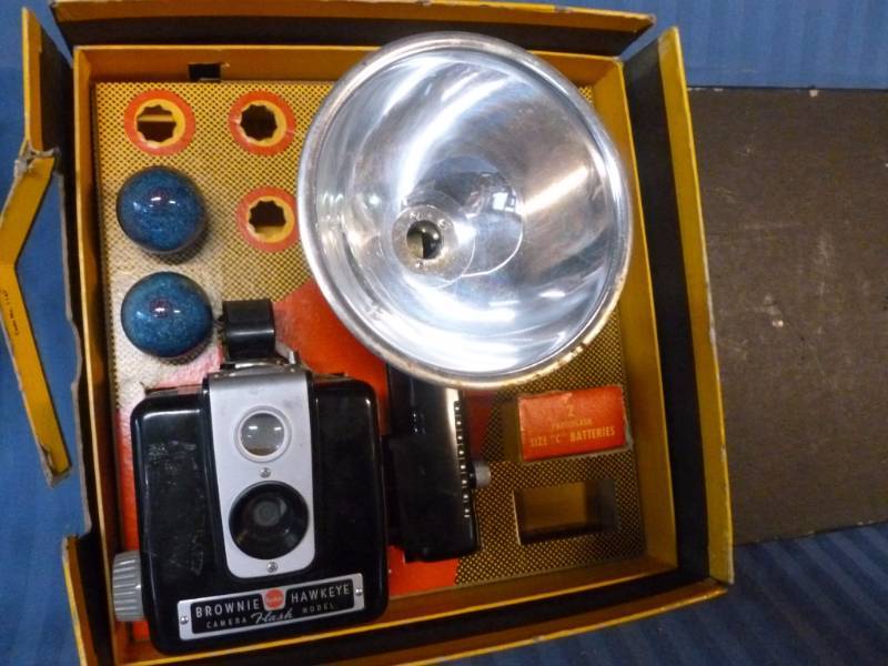 lot 215 image: Vintage Camera