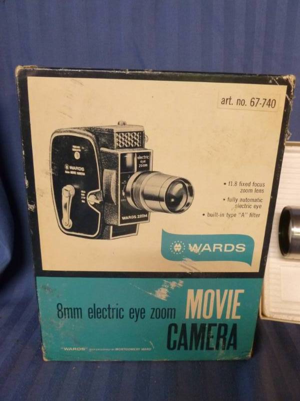 lot 220 image: Vintage Camera