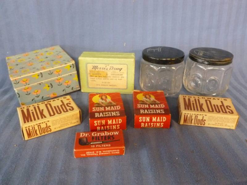 lot 237 image: Vintage Containers
