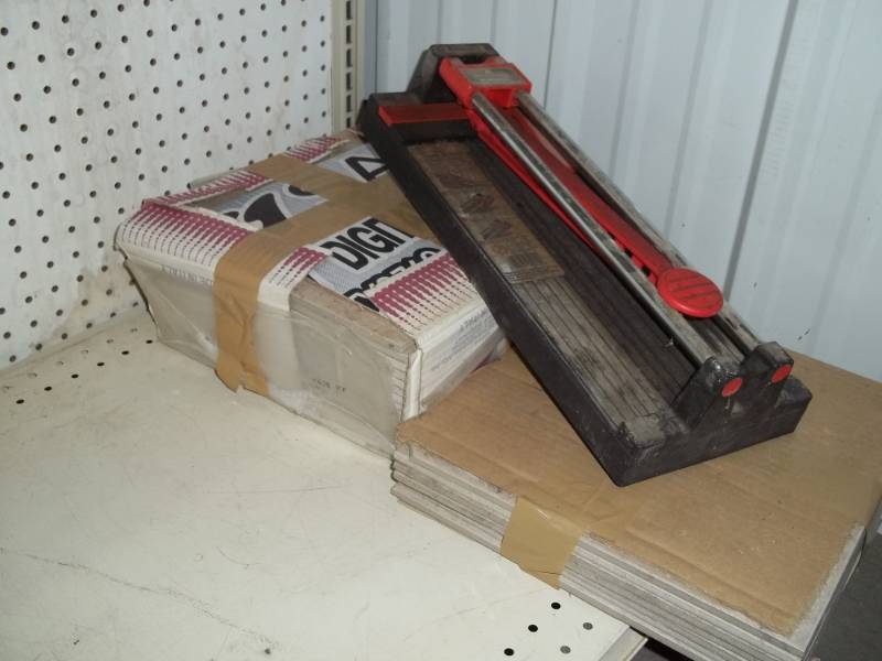 Tile Cutter with tile