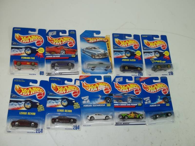 10 Hot wheels Cars