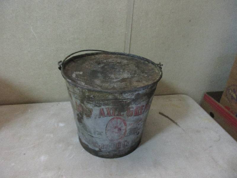 Mica Axle Grease can
