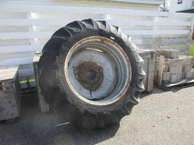 Tractor tire