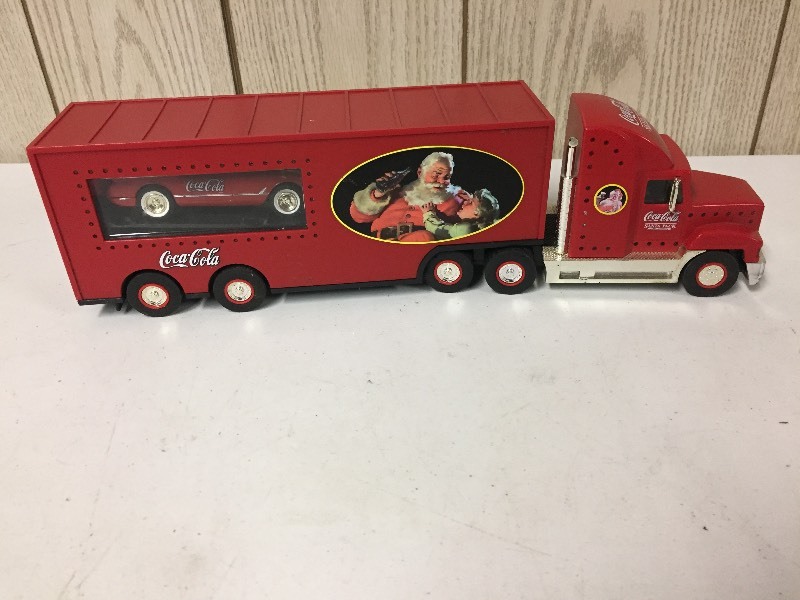 lot 57 image: Coca-Cola 1999 Edition Car Hauler