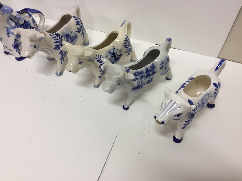 lot 114 image: Cow Creamers Blue & White Delft
