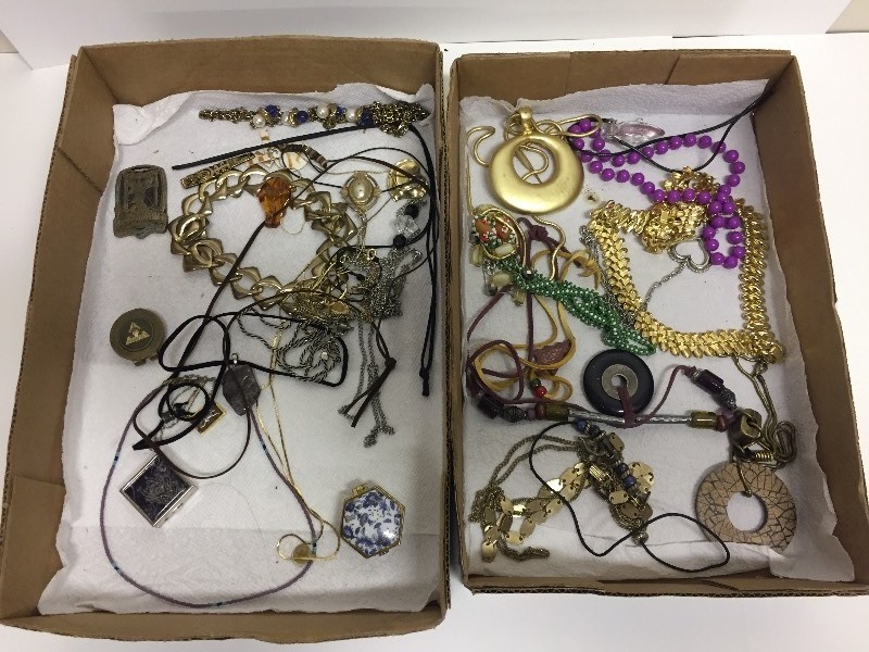 lot 117 image: Costume Jewelry - Necklaces & more