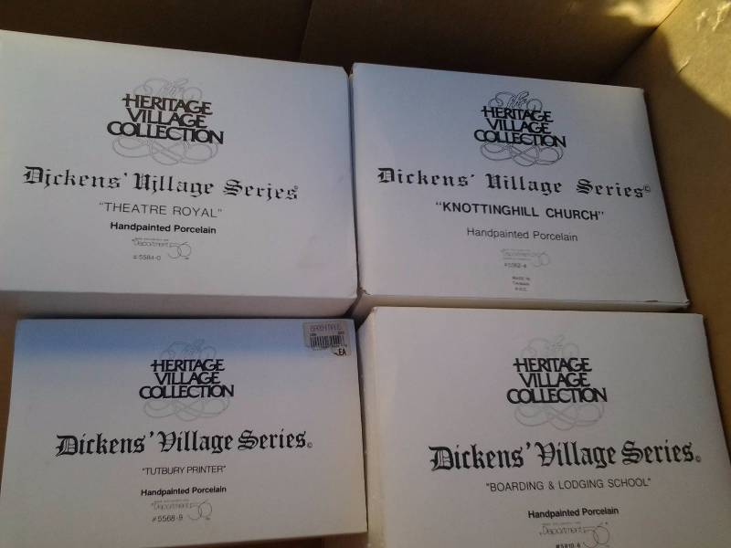 4-Dept 56 Heritage Village Collection-Dickens Village Series