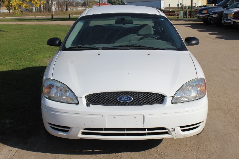 2006 Ford Taurus SE