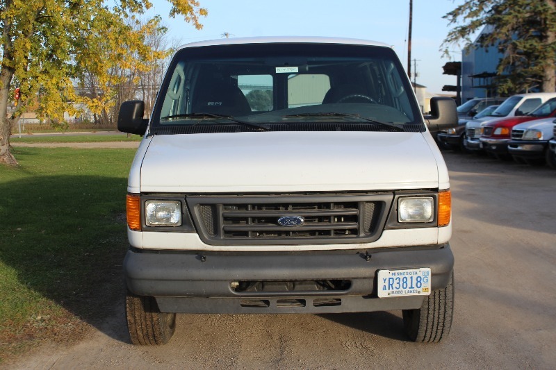 2004 Ford E350 Van