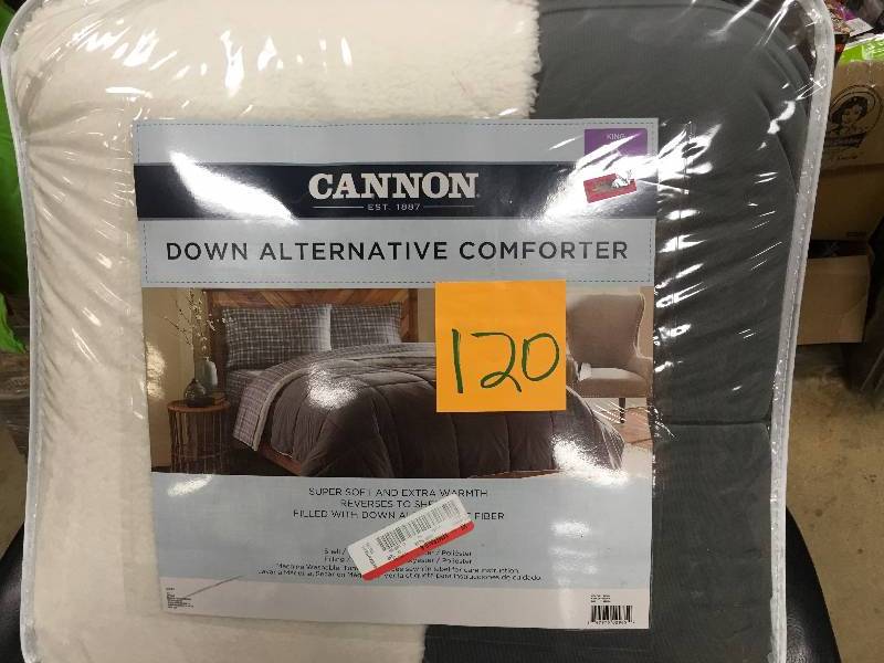 lot 120 image: Cannon down alternative comforter NEW