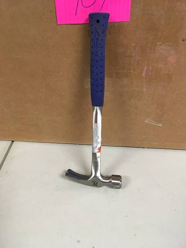lot 104 image: Estwing 22 oz. Milled-Face Framing Hammer