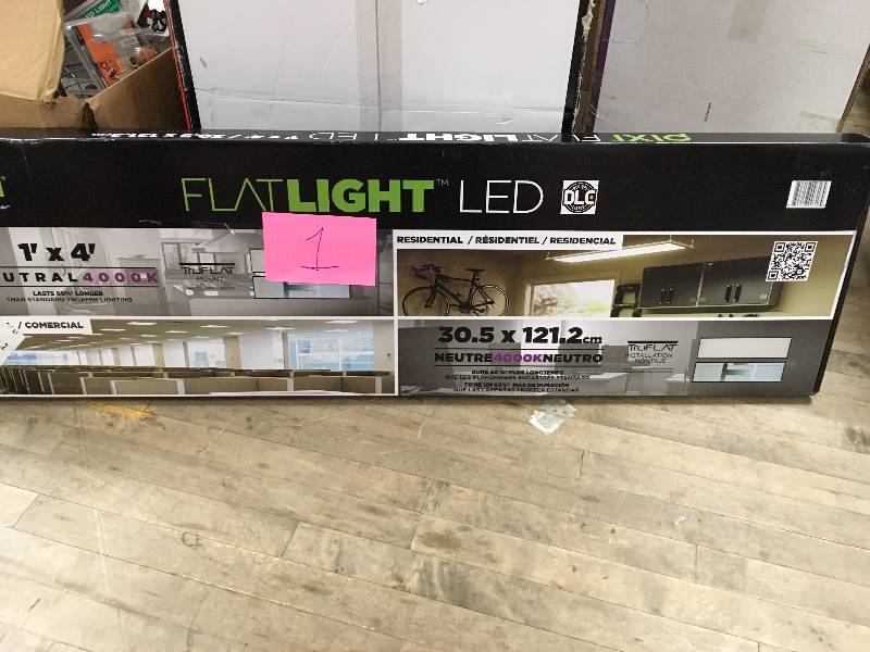lot 1 image: pixi Flatlight LED 1 x 4 not used