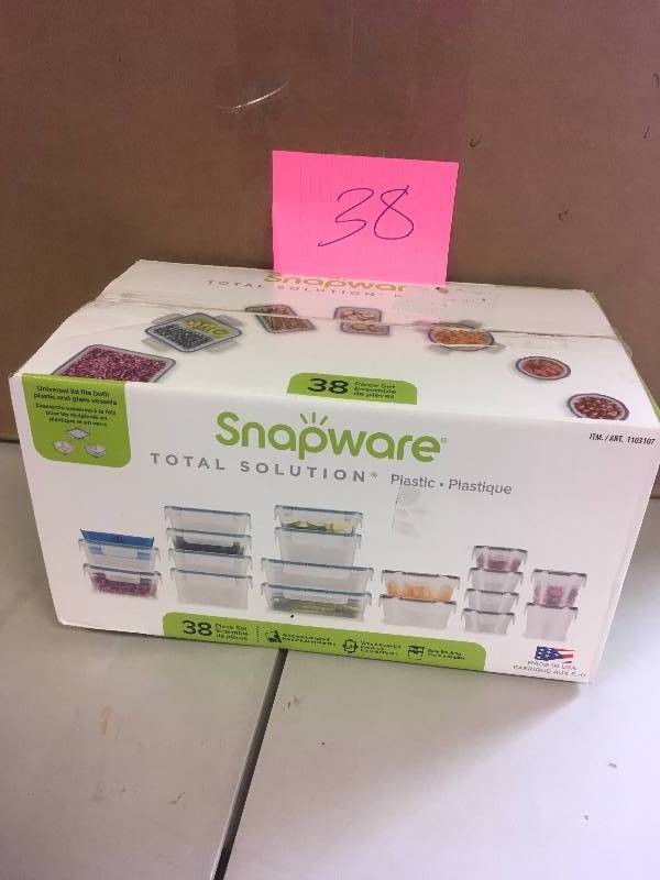lot 38 image: Snapware 38 pcs
