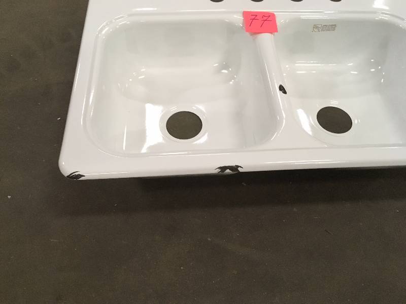 lot 77 image: Bootz 031-2958-OK Charleston Kitchen Sink 22  L X 33  W X 7-12  D White damaged see pictures