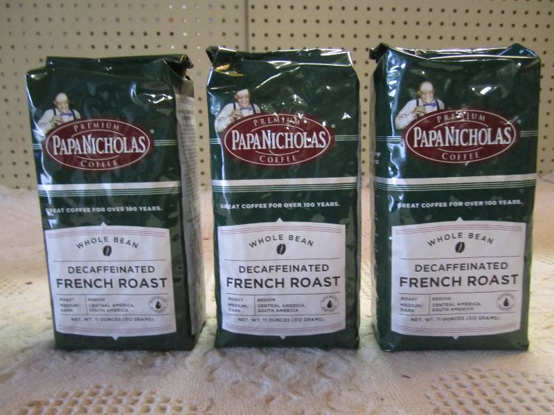 lot 26 image: Lot of 3 Bags Papa Nicholas Premium...