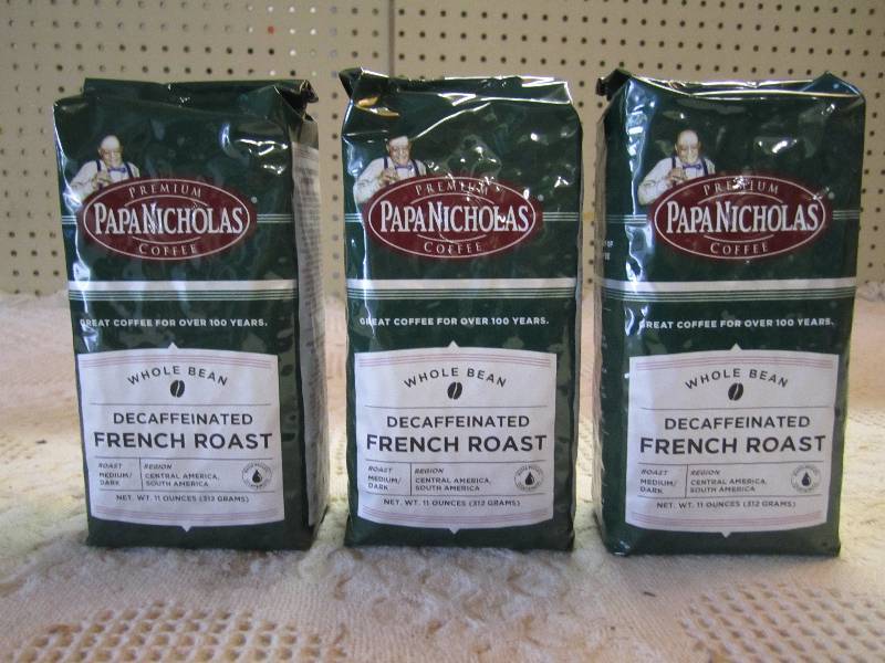 lot 31 image: Lot of 3 Bags Papa Nicholas Premium...