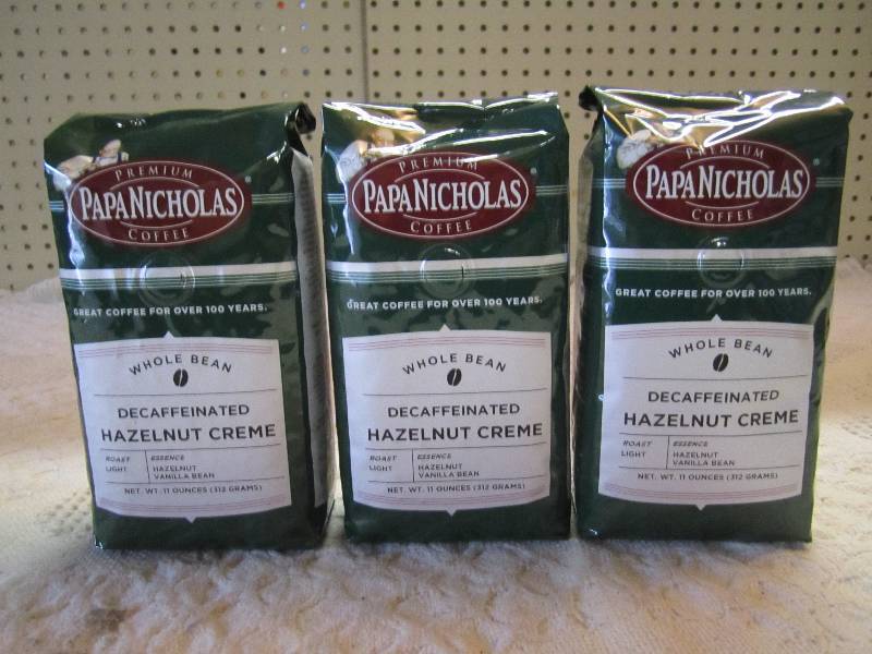 lot 44 image: Lot of 3 Bags Papa Nicholas Premium...