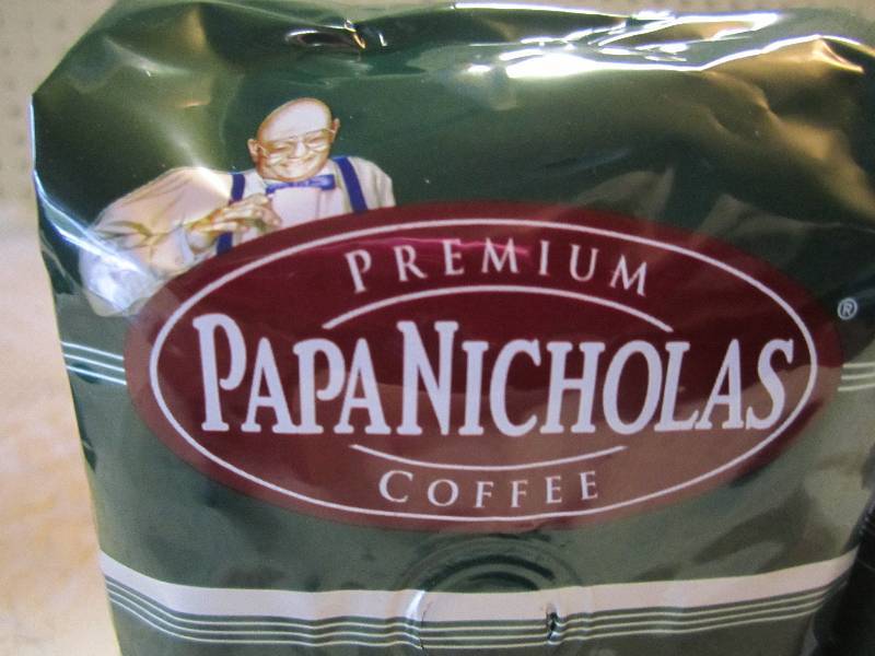 lot 47 image: Lot of 3 Bags Papa Nicholas Premium...