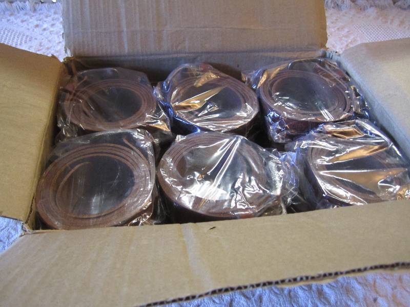 lot 112 image: Case of 12 Canyon Outback Leather B...